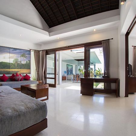 Villa Seratus Jimbaran Buitenkant foto
