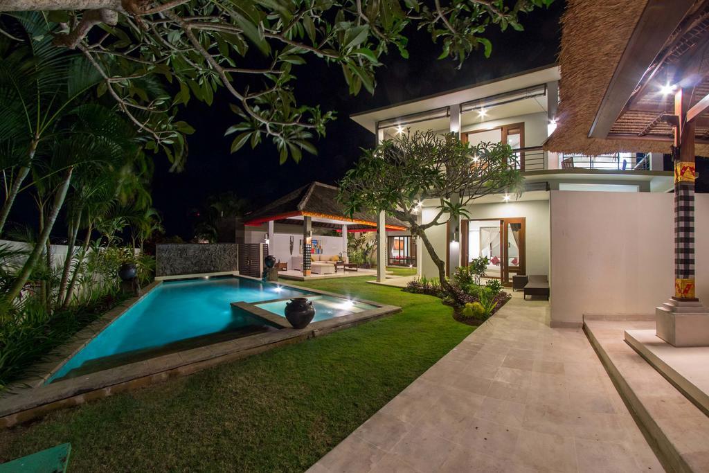 Villa Seratus Jimbaran Buitenkant foto