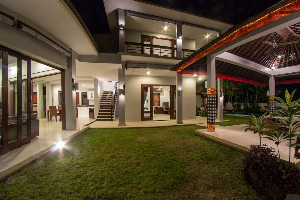 Villa Seratus Jimbaran Buitenkant foto