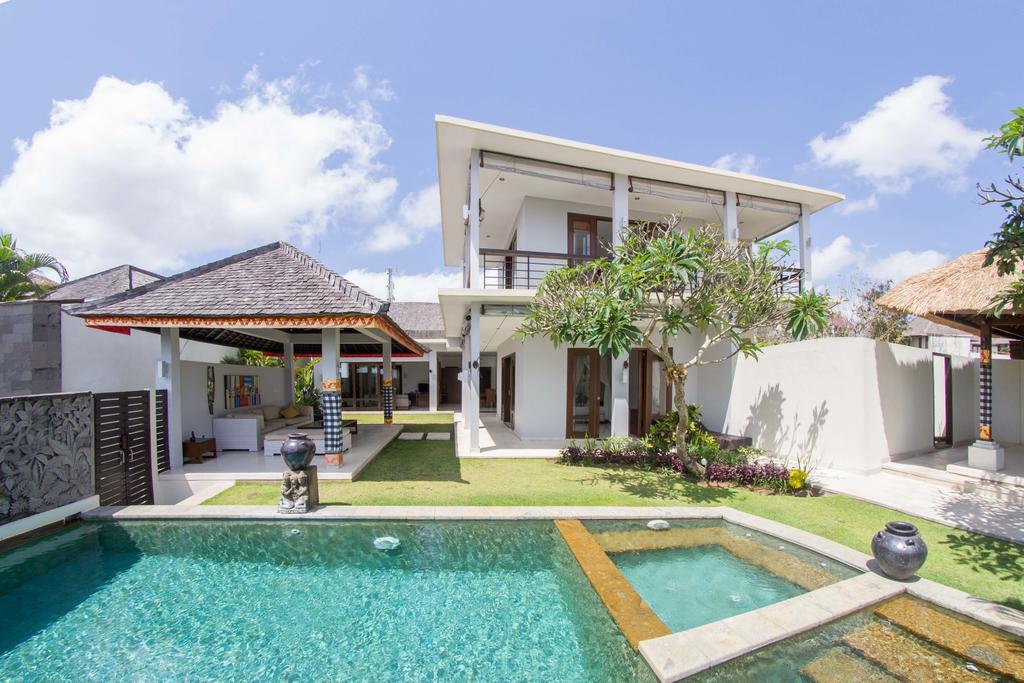 Villa Seratus Jimbaran Buitenkant foto