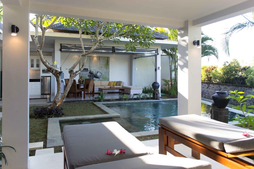 Villa Seratus Jimbaran Buitenkant foto