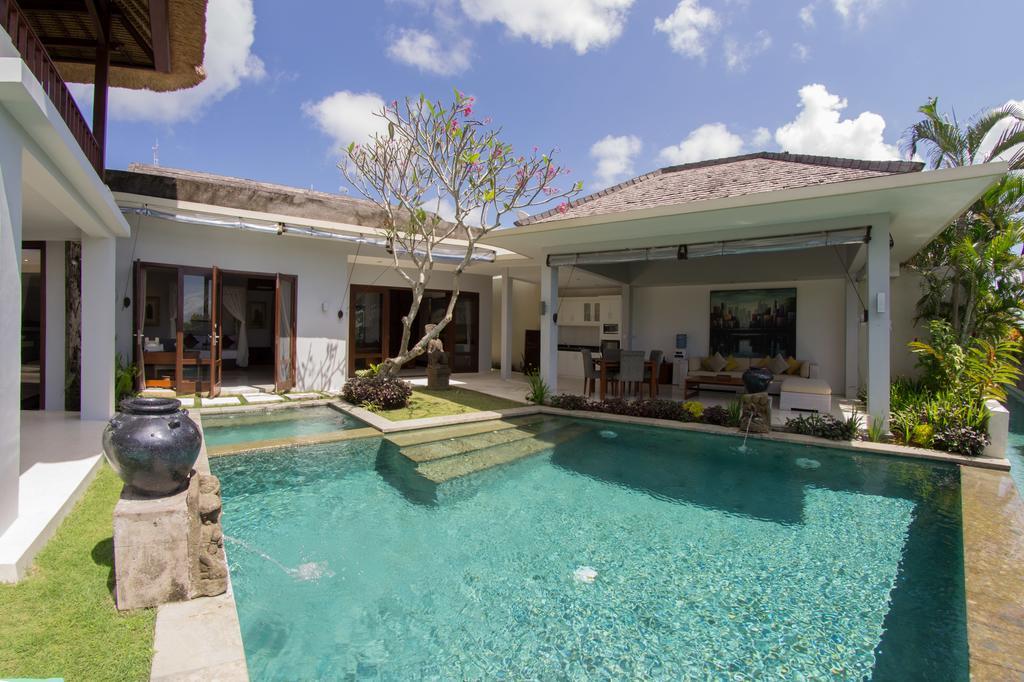 Villa Seratus Jimbaran Buitenkant foto